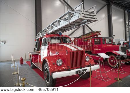 Saint Petersburg, Russia - April 23, 2022: Soviet Fire Ladder Truck Alg-17 At The Oldtimer Gallery A