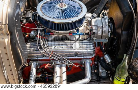 Nisswa, Mn - 30 Jul 2022: Closeup Image Of The Engine Compartment Of A Street Rod At A Car Show, Wit