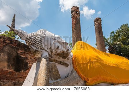 Buddha Status At Wat Yai Chaimongkol, Ayutthaya, Thailand