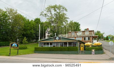 Yellow Cello Cafe In Baddeck