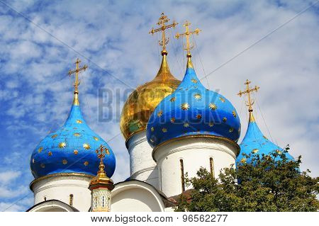 Dormition cathedral (1585) in Trinity Lavra of St. Sergius, Sergiyev Posad, Russia