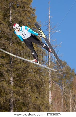 VIKERSUND, Noruega - 13 de marzo: Tomas SLAVIK de la Checa en el FIS World Cup nórdico combinado el 1 de marzo