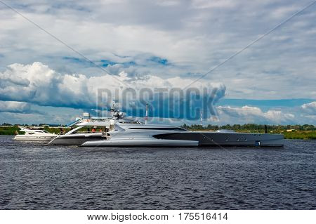 Large Silver Trimaran