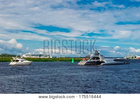 Large Silver Trimaran