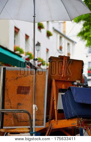 Montmartre painters place du Tertre canvas and tools in France