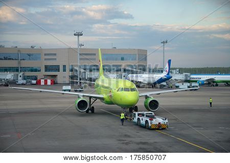 MOSCOW, RUSSIA - MAY 03, 2016: Towing aircraft Airbus A319 (VP-BTV) the airline 