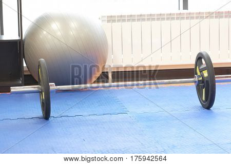 Weights in a fitness hall 