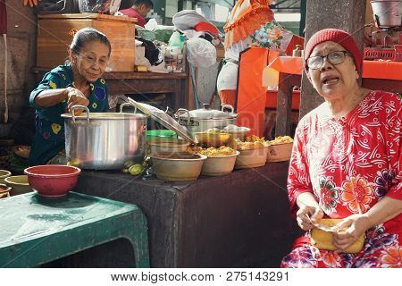 Yogyakarta, Indonesia. December, 15 2018. Jamu Seller Or Herbalist In Traditional Market, Prawirotam