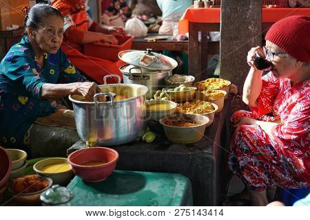 Yogyakarta, Indonesia. December, 15 2018. Jamu Seller At Prawirotaman, Traditional Market In Yogyaka