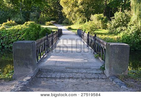 Oude vintage park brug