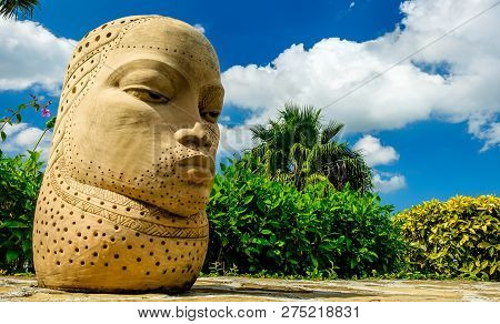 Kingstown Hill, Jamaica, Dec 2018, Sculpture At Strawberry Hill Hotel In The Blue Mountains