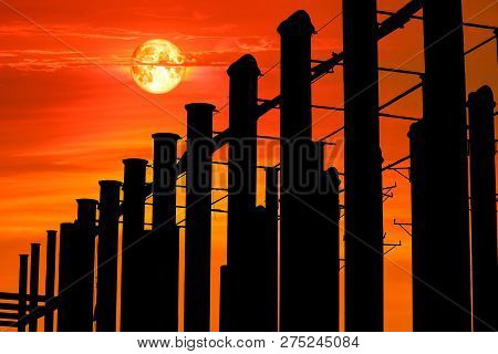 Blood Moon Back Over Silhouette Constructure Metal Pillar