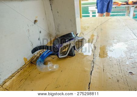 One Snorkel Mark On The Wooden Floos In The Boat