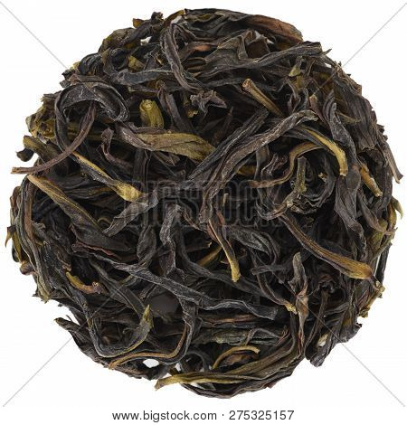Winter Ya Shi Xiang Dan Cong Oolong Isolated In Round Shape
