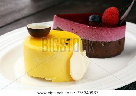 Delicious Raspberry Cake With Fresh Raspberries, Blueberry And Lemon Cake.  Confiserie Cake Cuisine