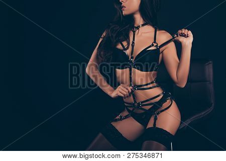 Cropped Portrait Of Her She Cool Attractive Gorgeous Sportive Perfect Fit Thin Shape Form Line Wavy-