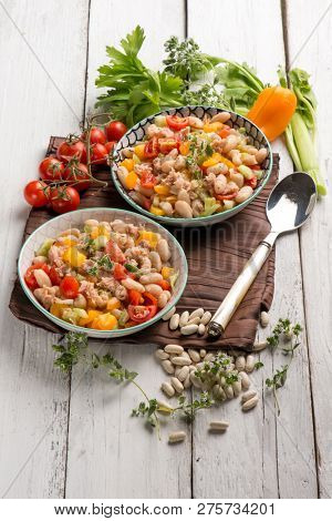 salad with tuna cannellini beans pepper and tomatoes