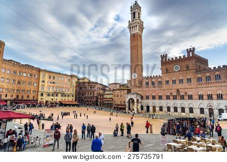 Siena, Italy - October 02, 2018: Piazza Del Campo, Square And Historic Center In Siena
