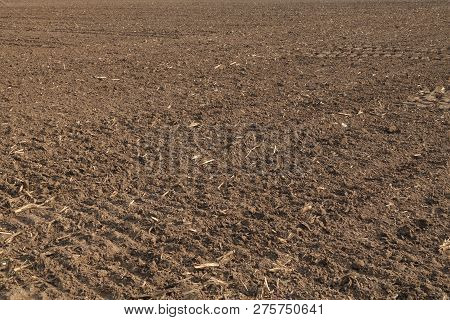 Frisch Von Landwirtschaftlichen Maschinen Bearbeitetes Feld Vor Dem Wachsen Der Aussaat