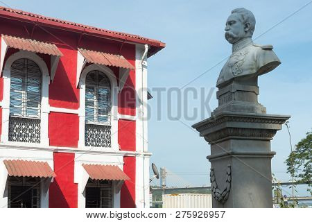 Beautiful Portuguese Style Architecture In Goa, India. Bust Of Erstwhile Governor General In The For