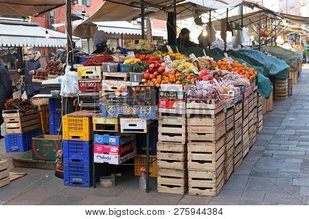 Venice, Italy - December 18, 2012: Busy Food Market Famous Mercato Di Rialto In Venice With Lots Of 
