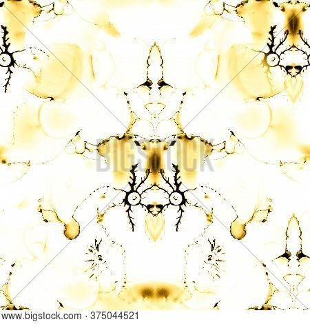 Watercolor Seamless Pattern. Alcohol  Ink Texture. Golden, Cream Wet Washed Print. Beige, Brown Natu