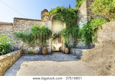 Monasterio de Panagia Pantanassa en Mistra en Grecia