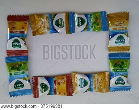 Bangalore, Karnataka/india-jan 25 2020: Group Of Vicks Cough Drops Honey, Menthol And Ginger Flavor 