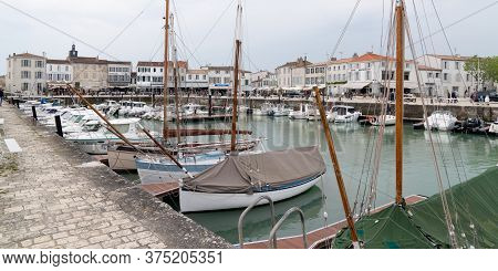 La Flotte En Re, Charente / France - 05 01 2019 : Old Port Of The Village Of La Flotte In Island Ile