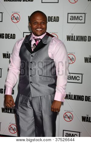LOS ANGELES - loka 4: IronE Singleton saapuu 