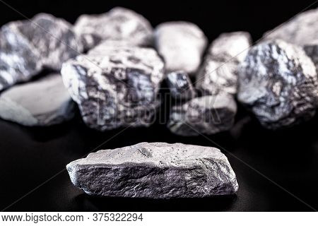 Manganese, Manganese Or Magnesium Stone Is A Chemical Element, It Is In The Manufacture Of Metal All
