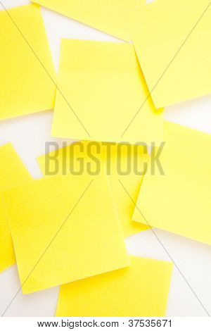 Sticky Note contro uno sfondo bianco