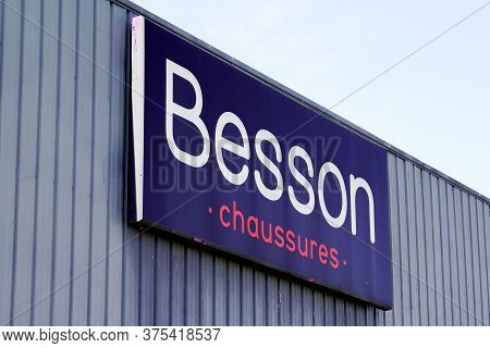 Bordeaux , Aquitaine / France - 07 06 2020 : Besson Chaussures Sign Text And Logo Front Of Store In 