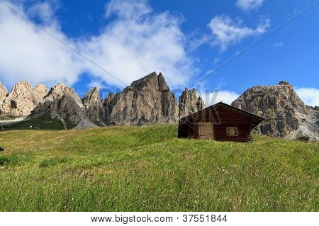 Cirspitzen Dolomites - Gardena Pass
