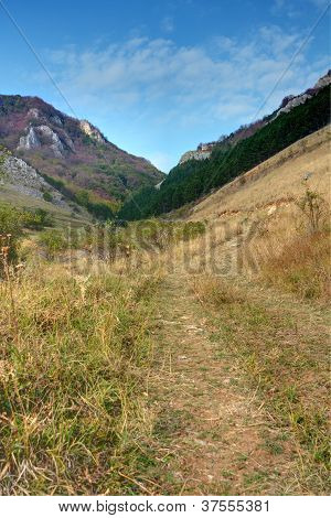 Camino turístico de gargantas Padinei