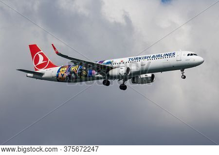 Istanbul / Turkey - March 30, 2019: Turkish Airlines Special Livery Airbus A321 Tc-jsu Passenger Pla
