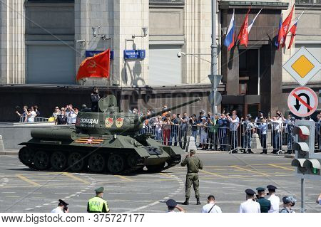 Moscow, Russia - June 24, 2020:t-34-85 Medium Tank With A Red Banner On Okhotny Ryad During The Para