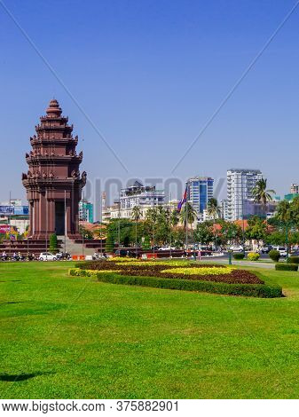 Phnom Penh, Cambodia - January 9, 2020: View Of The Independence Monument On The Preah Suramarit Bou