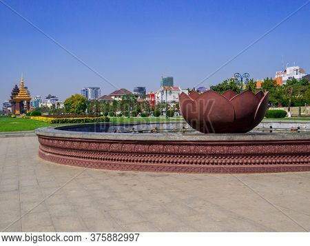 Phnom Penh, Cambodia - January 9, 2020: View Of The Preah Suramarit Boulevard With The Independence 