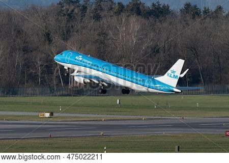 Zurich, Switzerland, January 2, 2023 Klm Royal Dutch Airlines Embraer E190-std Aircraft Is Taking Of