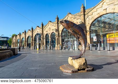 Sheffield, Uk - June 16, 2022: Sculpture Salmon Of Steel In Front Of Sheffield Train Station In A Su