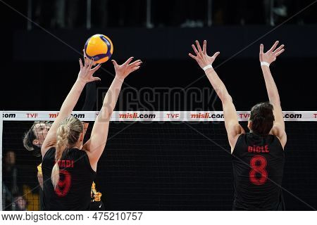 Istanbul, Turkiye - November 27, 2022: Madison Rishel And Dicle Nur Babat In Action During Vakifbank