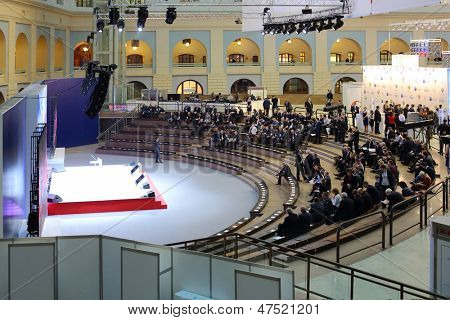 Moskva - DEC 6: Den indledende del af VI International udstilling-Transport af Rusland i Comp