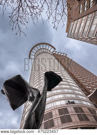 Frankfurt, Germany - January 29, 2023: The Westend Tower (dz Bank) In Frankfurt With Its Sculpture I
