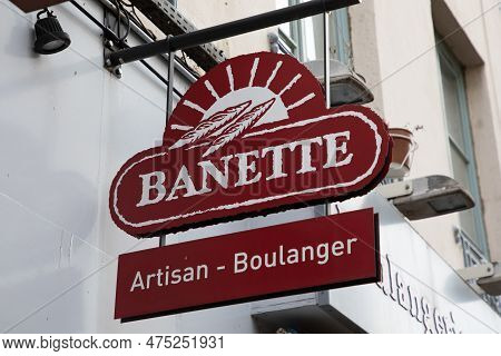 Lyon , Aura France - 04 20 2023 : Banette Logo Brand And Sign Text Front Of French Artisan Bakery In