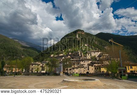 Scheggino, Italy - April 20, 2023: A Big Square In The Old Town Of Scheggino In Valnerina, Umbria, I