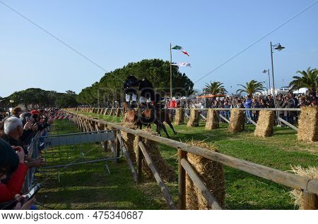 Sant'antioco, Sardinia 04.15.2018: Pariglie In Onor Of Antioco Saint
