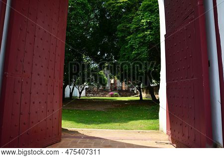 Ancient Ruins Buildings And Antique Architecture Dusit Sawan Thanya Mahaprasat Hall In Garden Park O