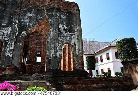Ancient Ruins Buildings And Antique Architecture Dusit Sawan Thanya Mahaprasat Hall Of King Narai Ra