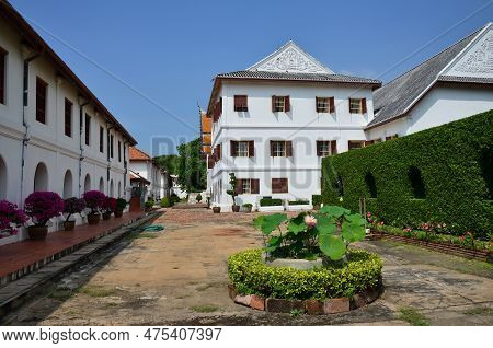 Ancient Ruins Buildings And Antique Architecture Phiman Mongkut Pavilion Of King Narai Ratchaniwet P
